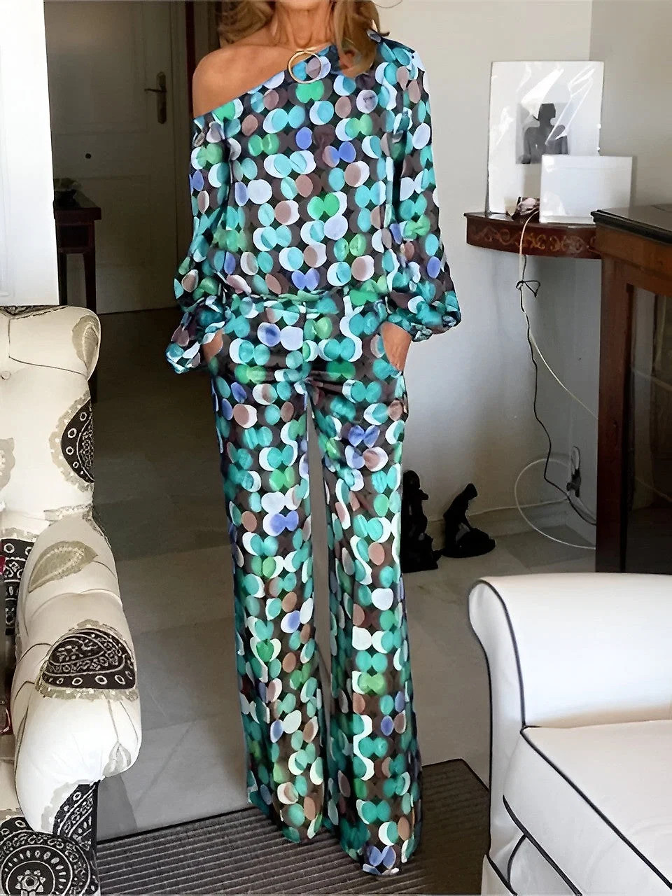 clothing-set-41190659_2.jpg